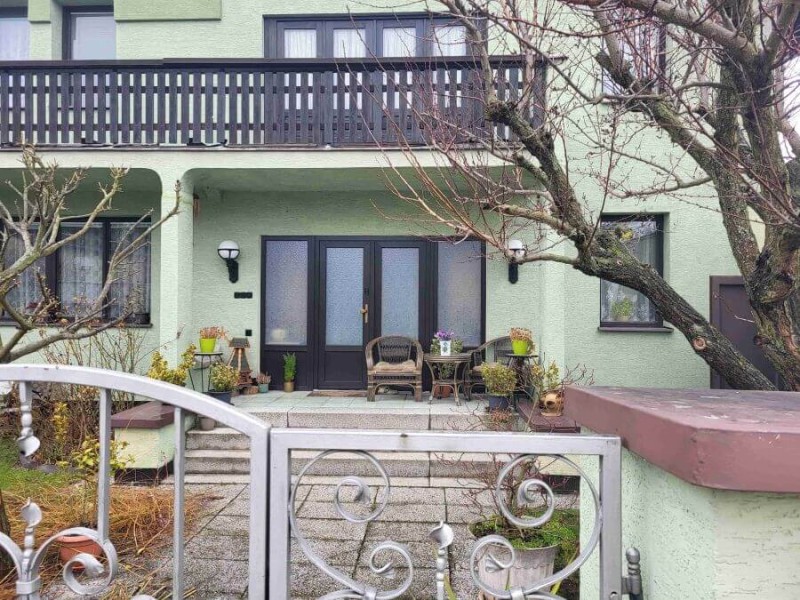 Montáž oken a dveří na rodinném domě na Praze 5